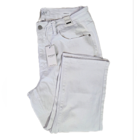 Judy Blue Denim - NWT Judy Blue Women's White Cropped Jeans